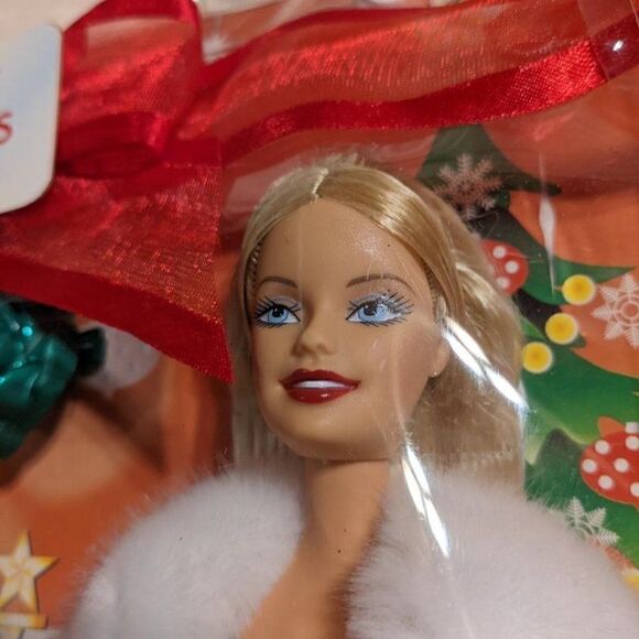 🆕NWT 2005 BARBIE HOLIDAY WISHES GIFT SET - Picture 2 of 5
